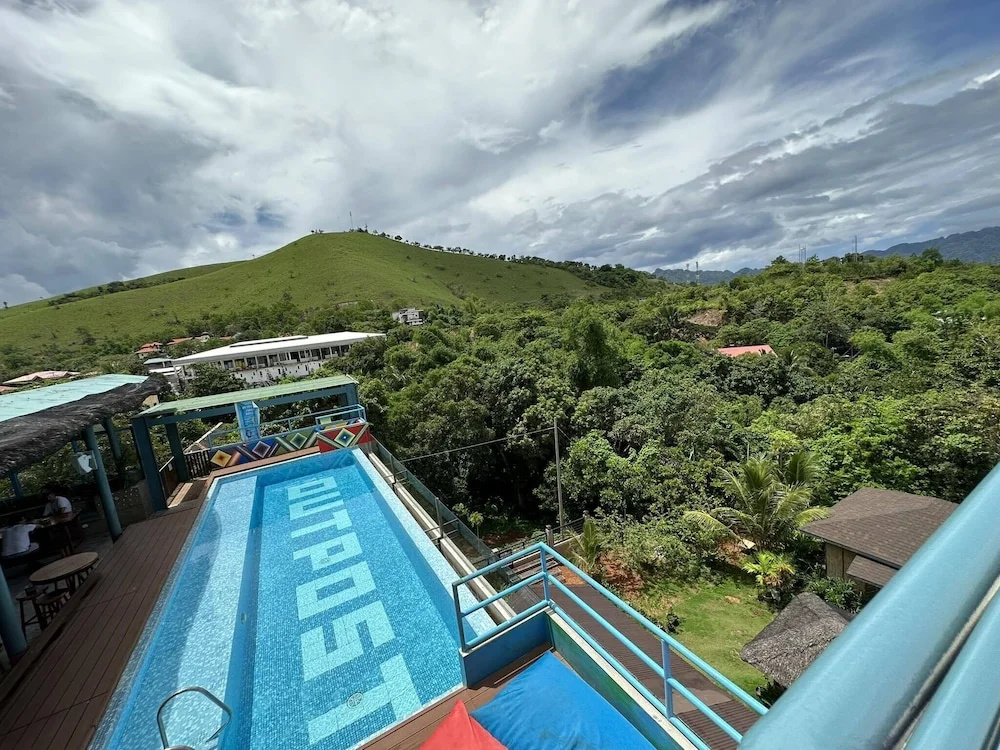 Outpost Hostel - Coron - Adults Only