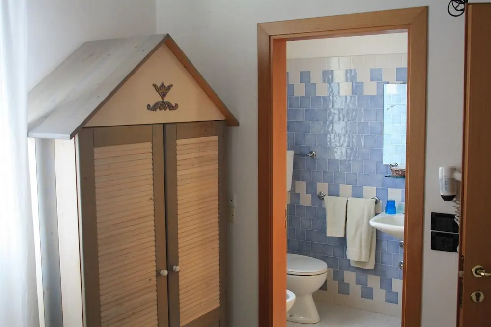 Comfort room