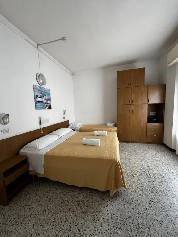Standard Triple room with balcony