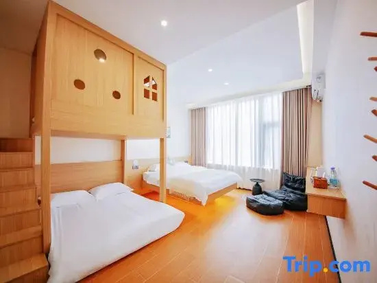 Standard Triple Family room