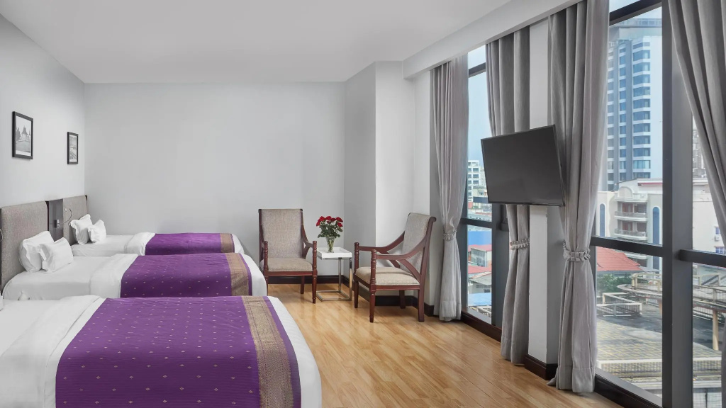 Standard Triple room