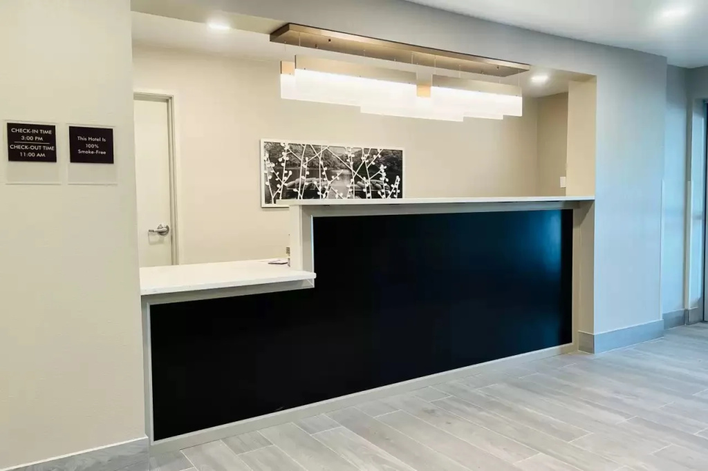 Lobby & Reception