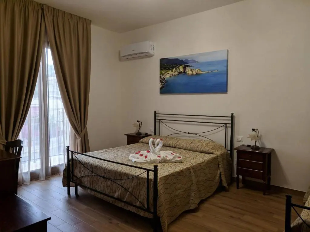 Standard Triple room with balcony