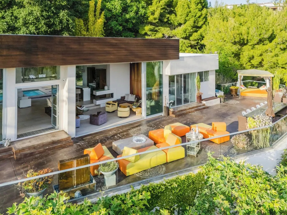 Zen Estate - Luxurious 5BR Beverly Hills Sanctuary With Pool & Canyon Views