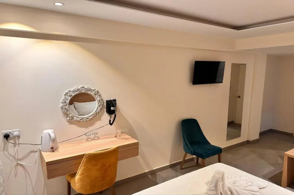 San Remo Hotel — Larnaca, Larnaca Region