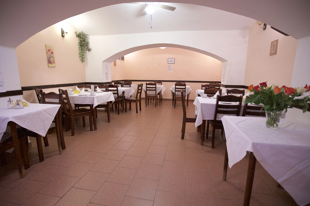 Food & Beverage