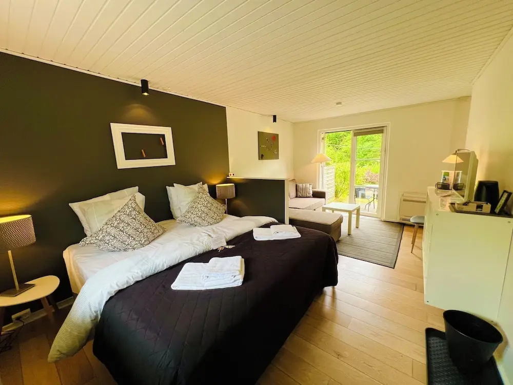 Premium Double room (full double bed)
