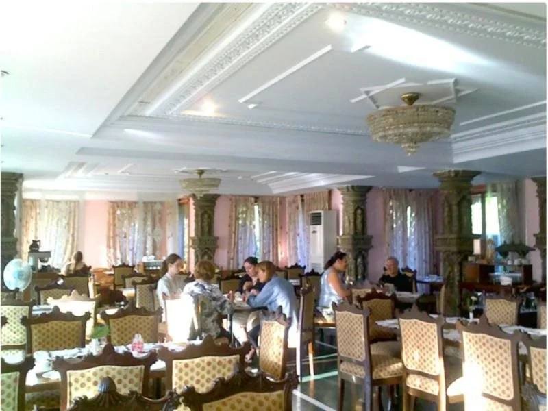 Food & Beverage