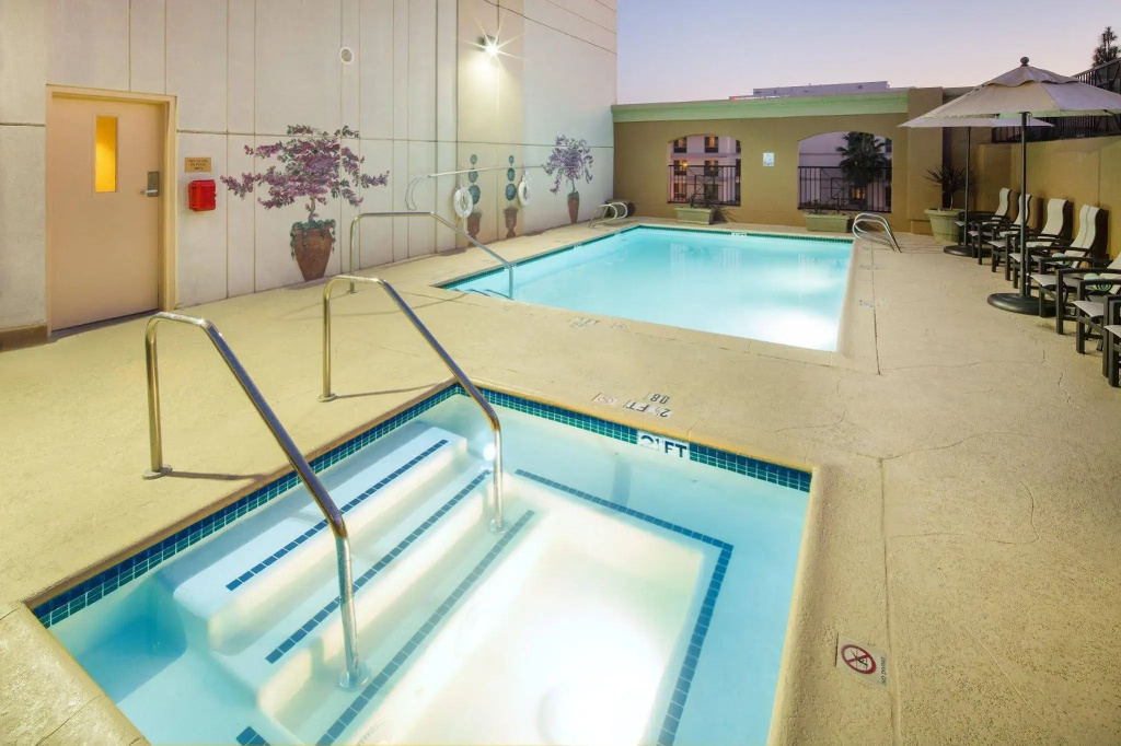 Hotel Zessa Orange County Airport, a DoubleTree by Hilton - Général