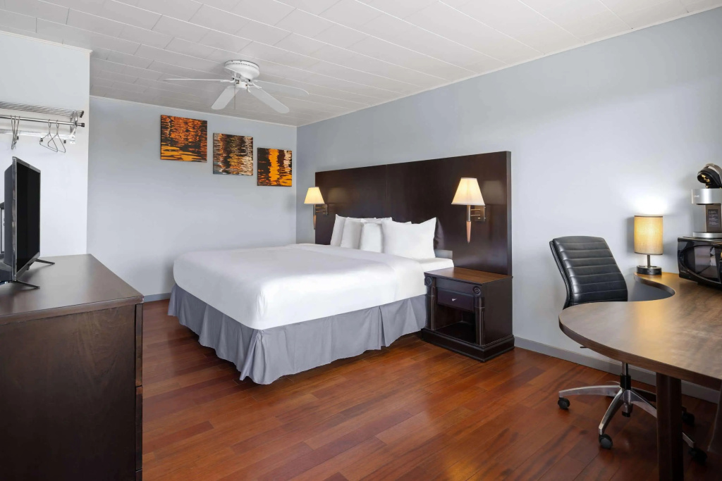 Travelodge by Wyndham Grand Falls — 2