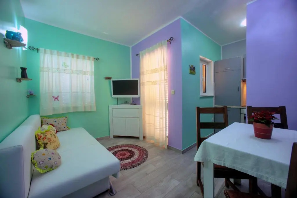 1 Bedroom Apartment with balcony