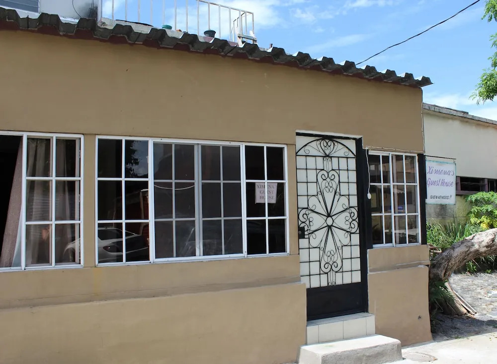 Ximena's Guest House by null