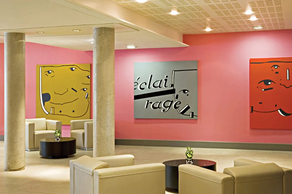 Lobby & Reception