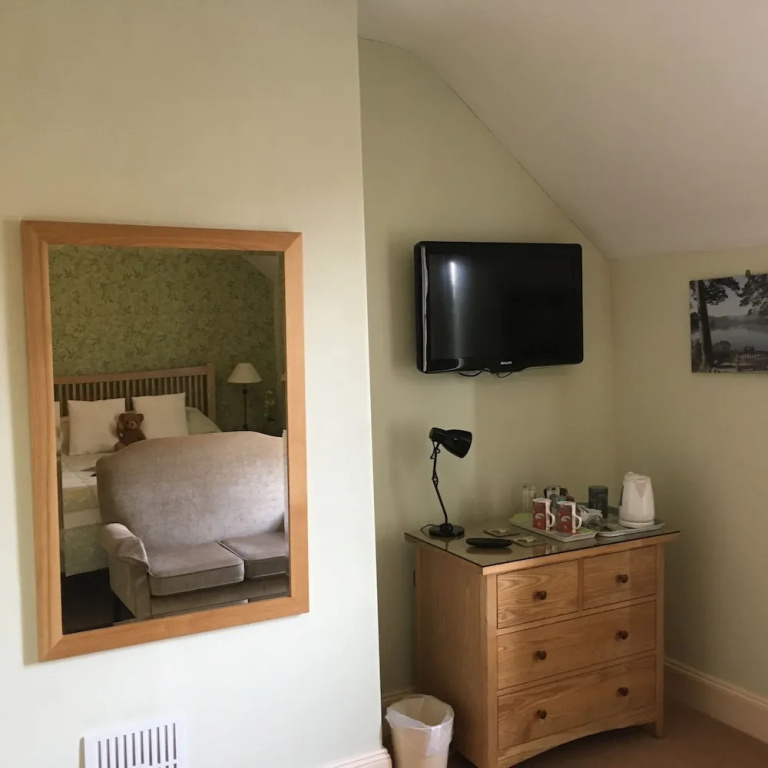 Deluxe Double room with garden view (full double bed)