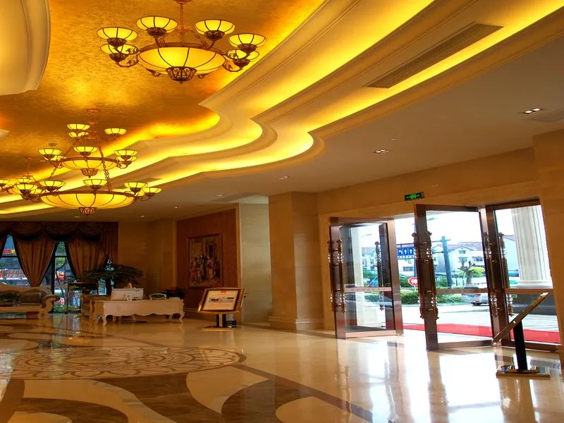 Lobby & Reception