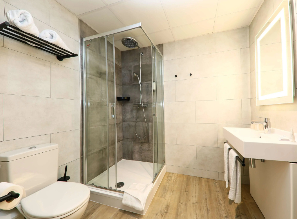 Deluxe Quadruple room