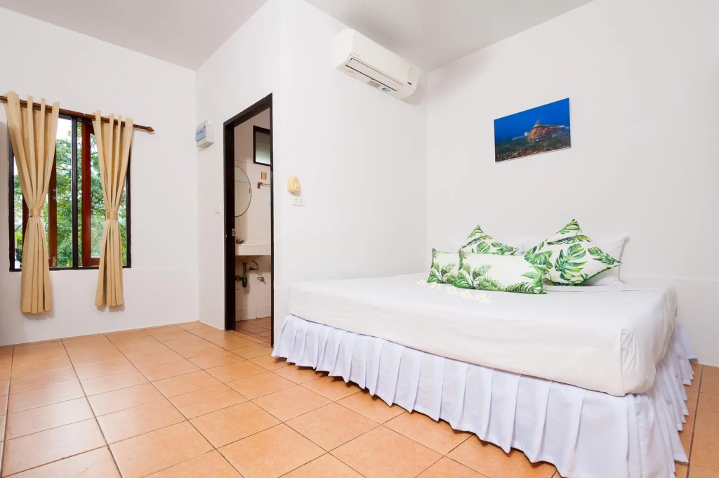 Standard Double room (full double bed)
