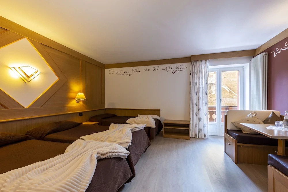 Standard Triple room with balcony