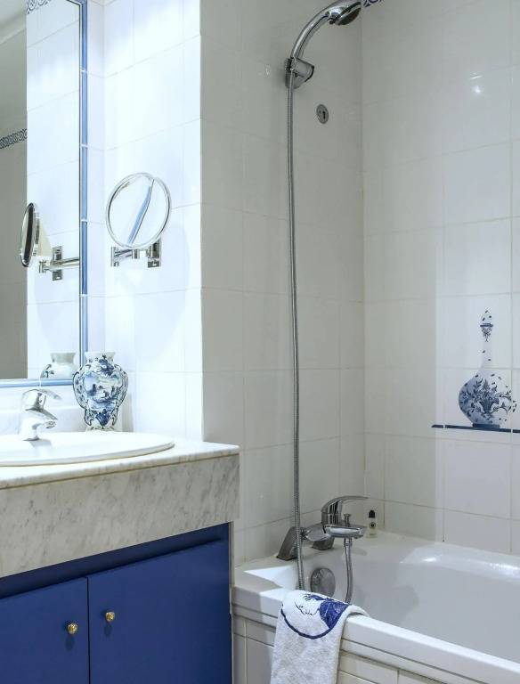 Hôtel Caron de Beaumarchais Paris Marais by null