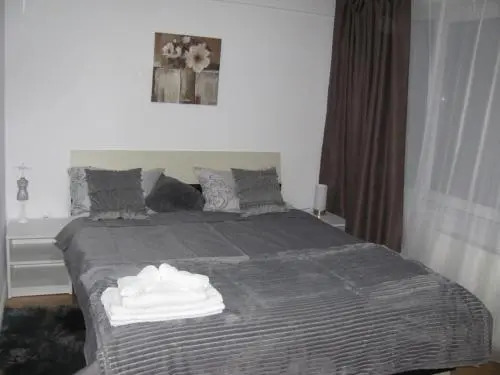 4 Seasons Apartments