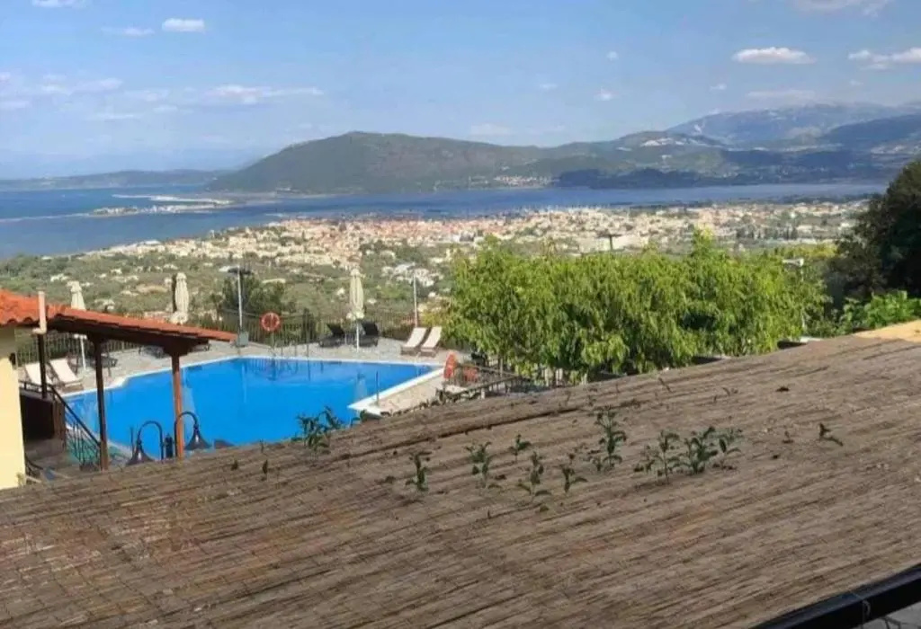 Standard Double room with pool view (twin beds)