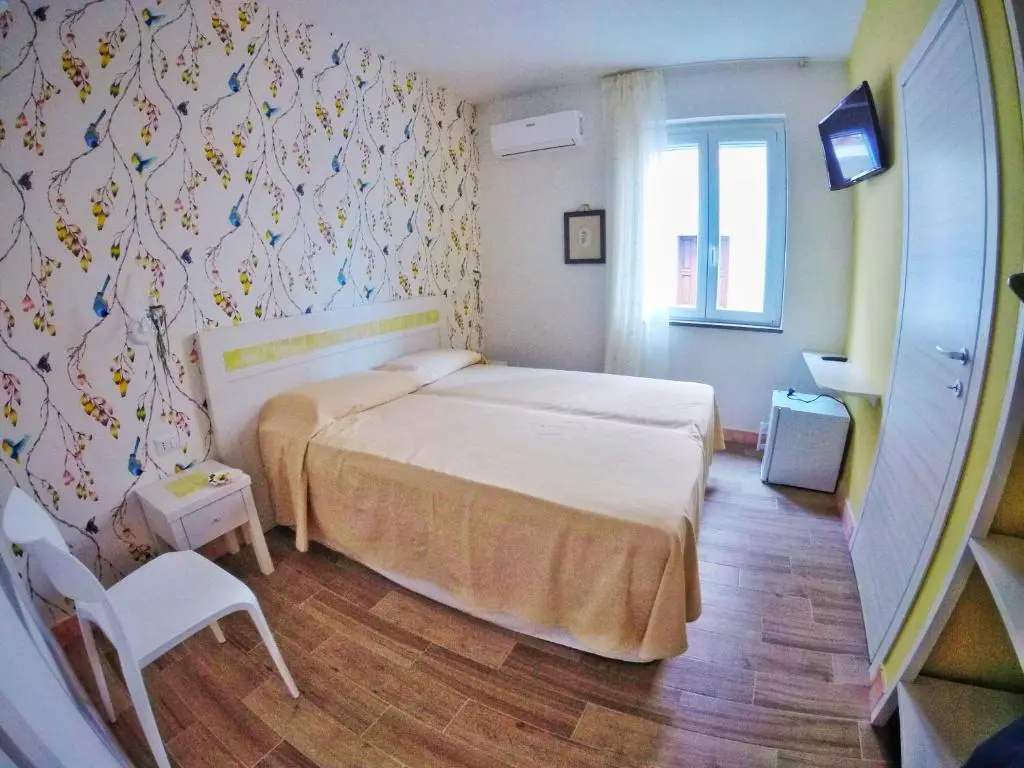 Economy room