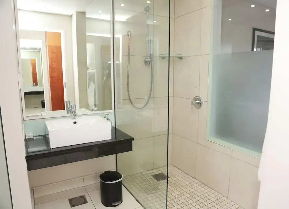 Blue Lagoon Hotel and Conference Centre - Chambres
