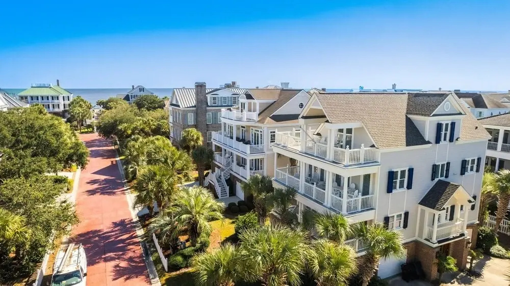 Walking Distance To The Beach In Conveniently Located Ocean Park 4 Bedroom Home by Peace Vacations