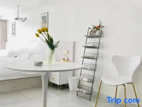 Business Double room (full double bed)