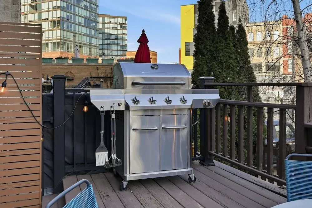 Modern 4-bedroom Townhouse in River West