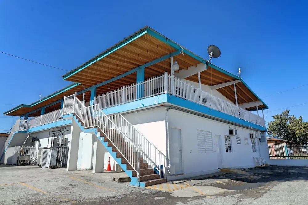 Luichy's Seaside Hotel