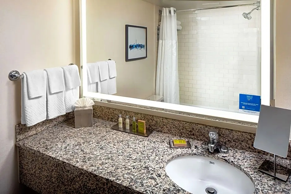 Suite with city view