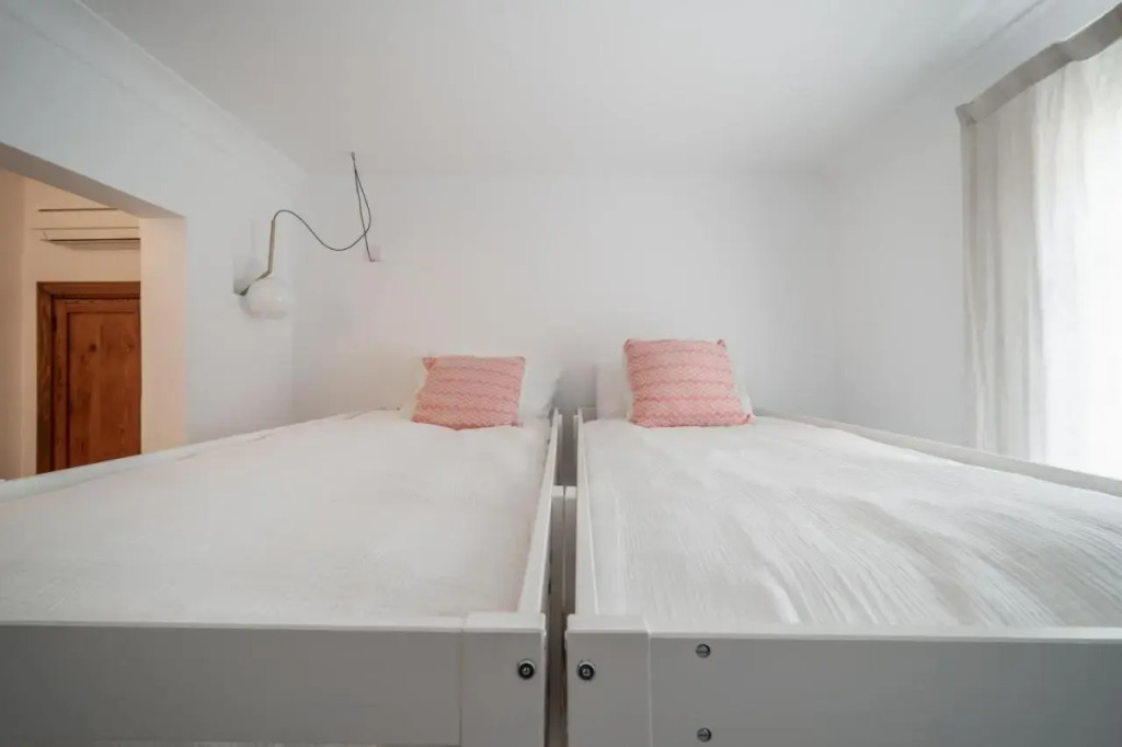 LLONGA'S Hostel by null