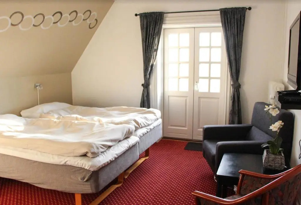 Standard Double room with balcony (full double bed)