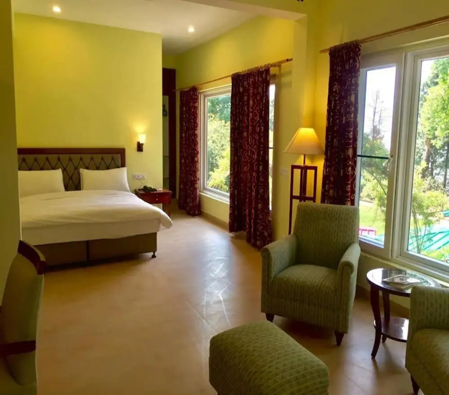 Suite with balcony