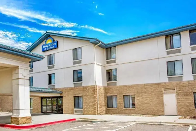 Days Inn & Suites by Wyndham Denver International Airport