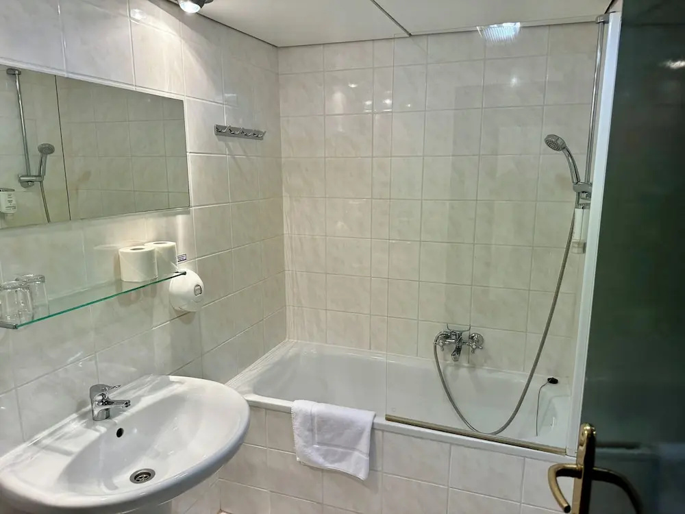 Comfort room
