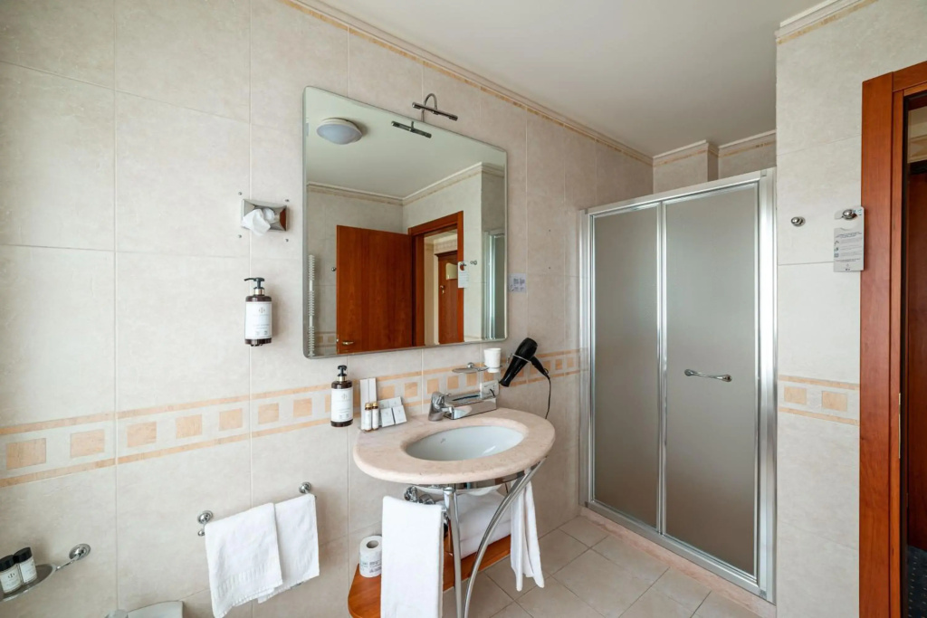 PHI Hotel Astoria - Général