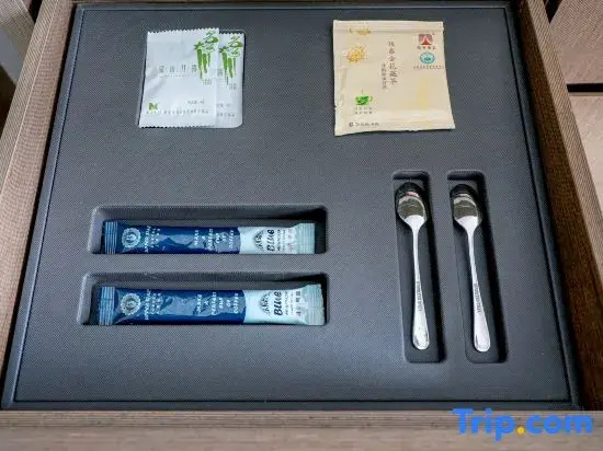 Food & Beverage