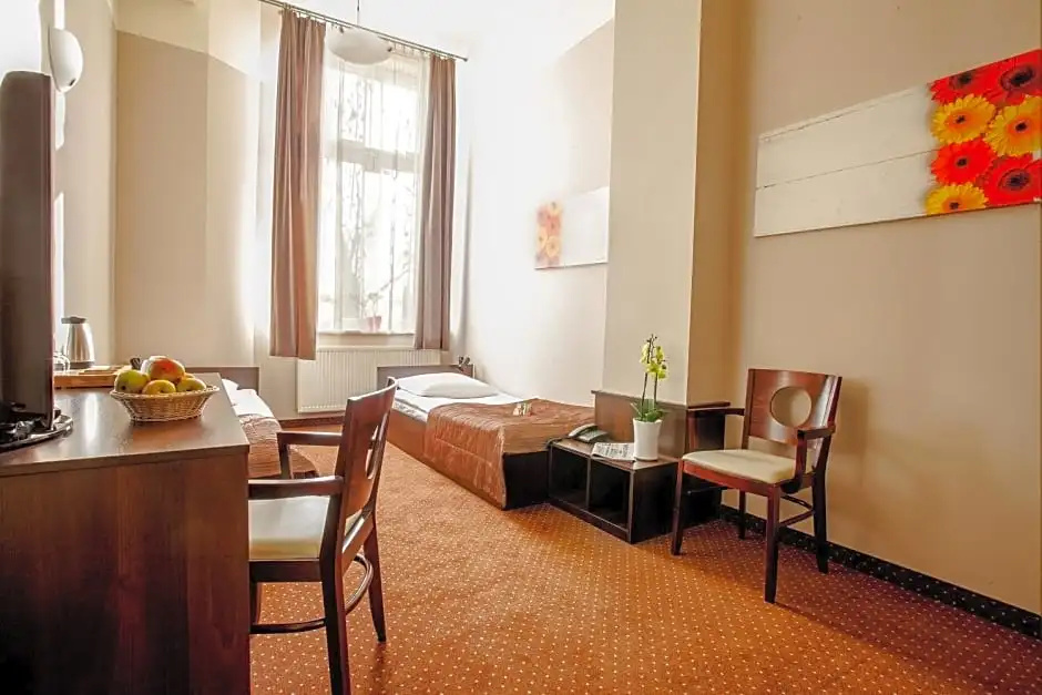 Hotel Diament Economy Gliwice - Chambres