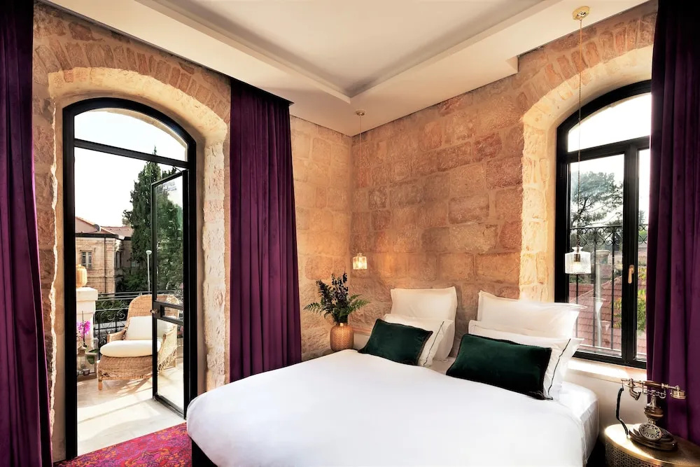 Deluxe room with balcony and with garden view