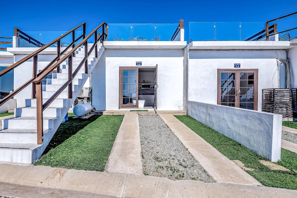 Dog-friendly Suite With Kitchenette, Heated Outdoor Pool, Hot Tub, Terrace, AC