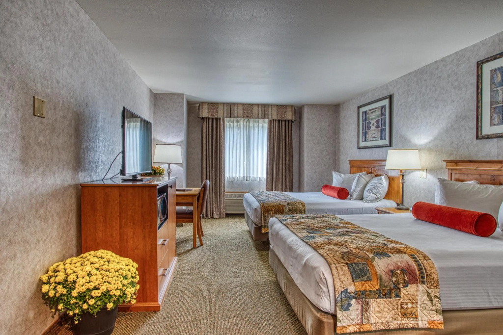 Rory & Ryan Inn — 4