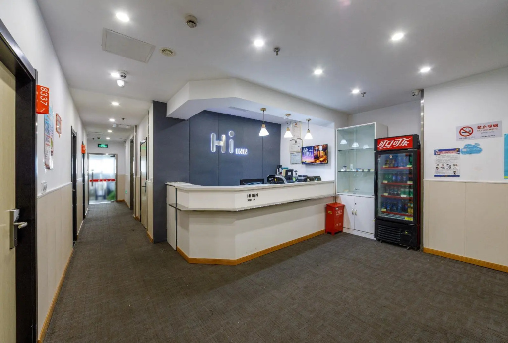 Lobby & Reception