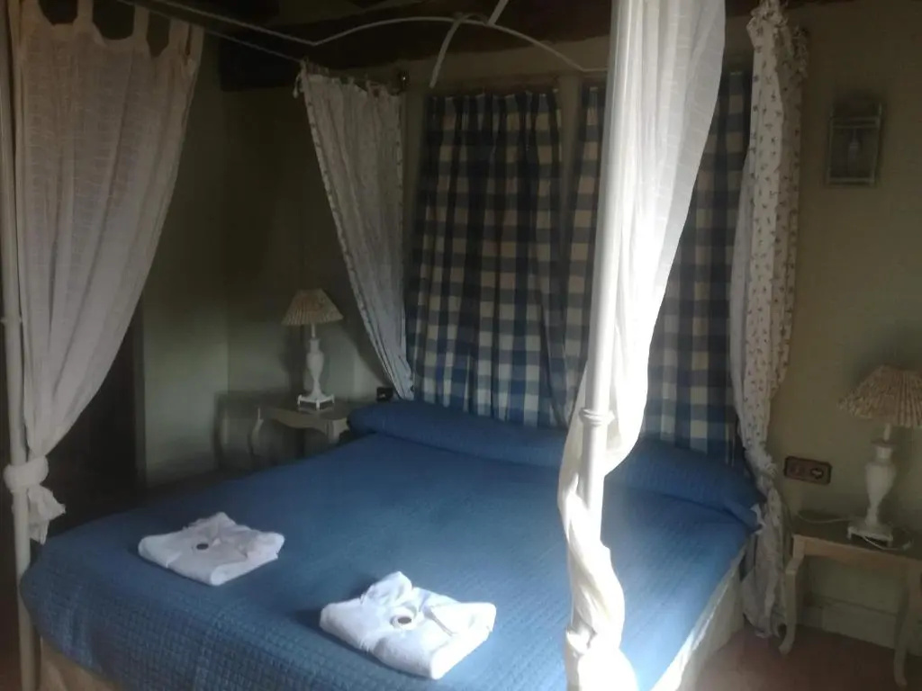 Superior Double room (full double bed)
