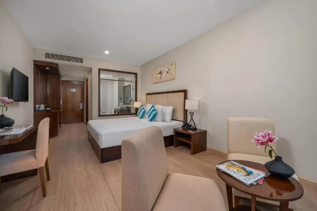 Superior Double room with city view (full double bed)