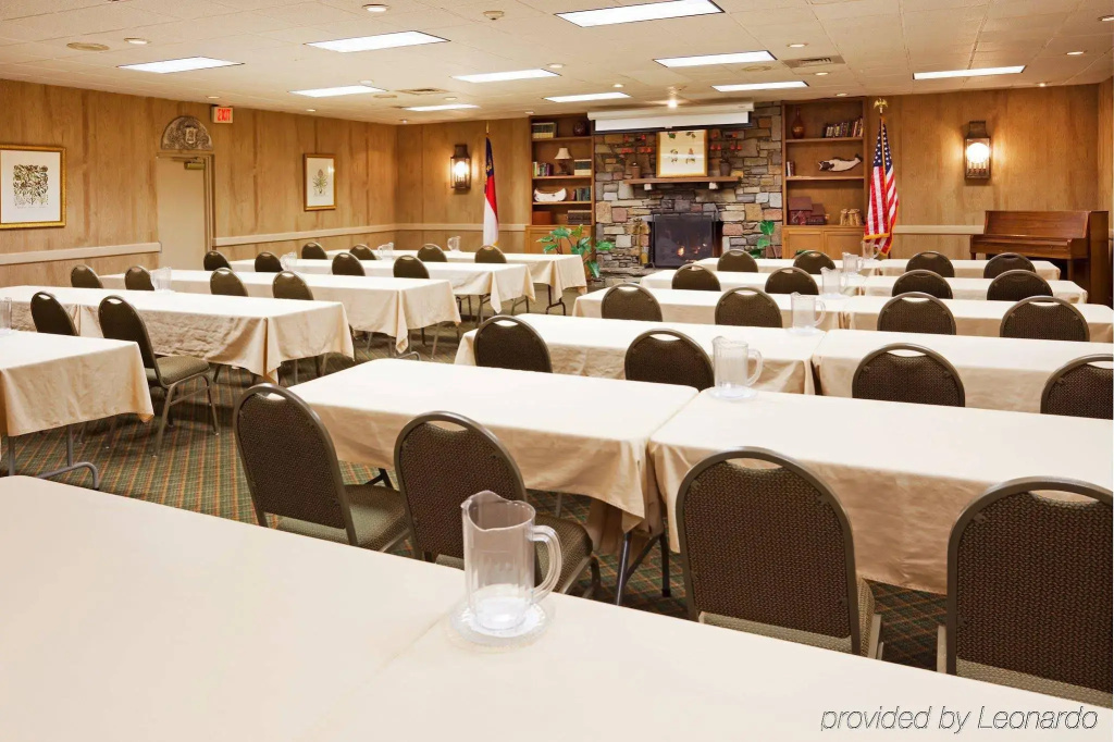 Holiday Inn Asheville East-Blue Ridge PKWY by IHG - Général