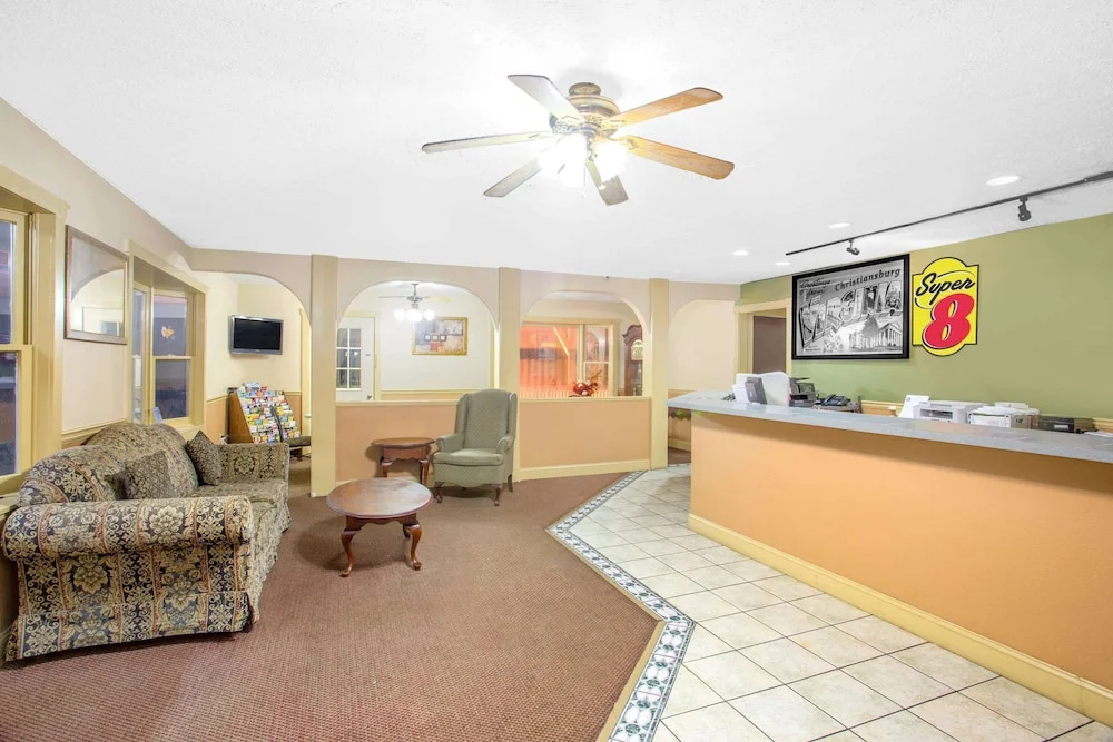 Lobby & Reception