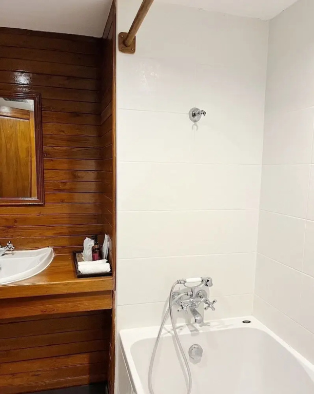 Deluxe Double room with river view (full double bed)