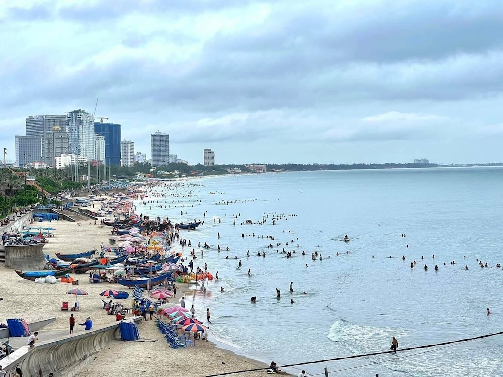 Beach & Waterfront